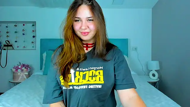 Snapshot of Blush_Beauty__ chatting on 09-21-25, 08:03 Blush Beauty online show from 09-21-25, 08:03