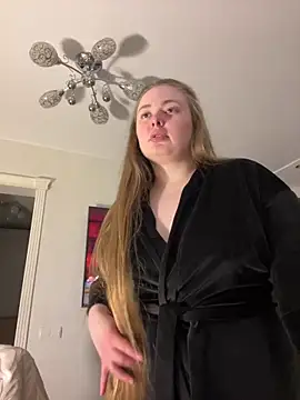 DeniMilkyyyyy online show from 04-11-26, 07:28