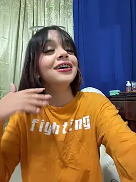 Snapshot of Clara_Luu chatting on 06-17-26, 02:22 Clara Luu online show from 06-17-26, 02:22