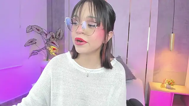 Clara Luu online show from 05-22-26, 03:37