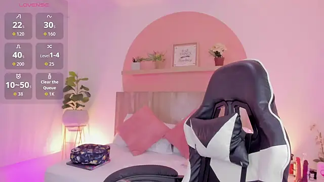 Clara Luu online show from 03-11-26, 02:49