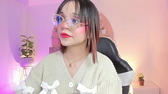 Clara Luu online show from 05-10-26, 03:32