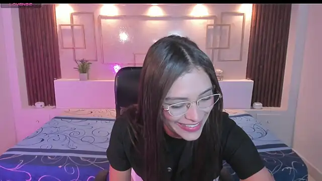 Hannacooper3 online show from 11-20-25, 08:31