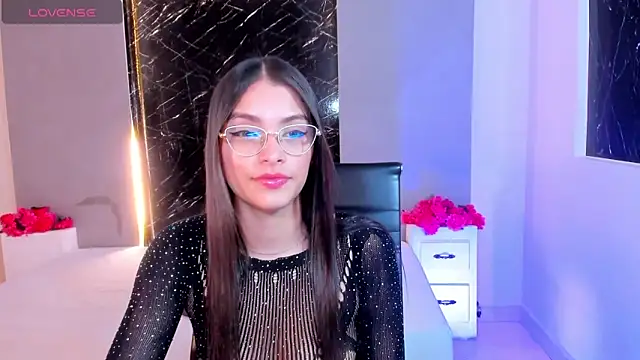 Hannacooper3 online show from 09-18-25, 08:12