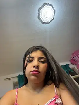 Snapshot of Isaa-Sweet chatting on 10-31-25, 02:13 Isaa-Sweet online show from 10-31-25, 02:13