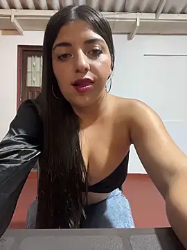 Snapshot of Isaa-Sweet chatting on 12-20-25, 01:41 Isaa-Sweet online show from 12-20-25, 01:41