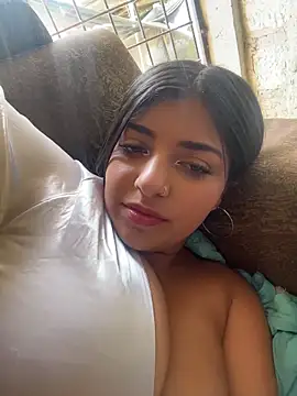 Snapshot of Isaa-Sweet chatting on 11-30-25, 04:19 Isaa-Sweet online show from 11-30-25, 04:19