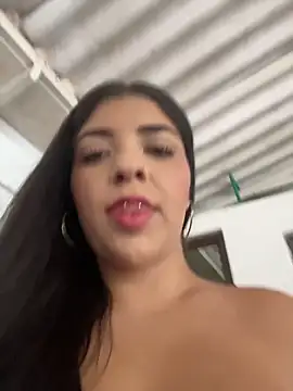 Snapshot of Isaa-Sweet chatting on 02-14-26, 05:57 Isaa-Sweet online show from 02-14-26, 05:57