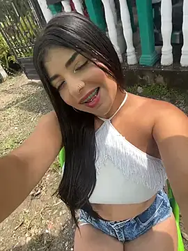 Snapshot of Isaa-Sweet chatting on 02-17-26, 04:15 Isaa-Sweet online show from 02-17-26, 04:15