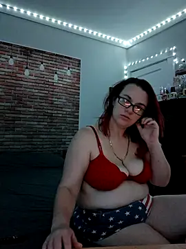 Snapshot of queenpeaches121 chatting on 10-13-25, 10:28 queenpeaches121 online show from 10-13-25, 10:28