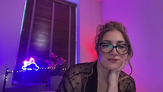 Snapshot of MistresssX chatting on 10-06-25, 01:56 MistresssX online show from 10-06-25, 01:56