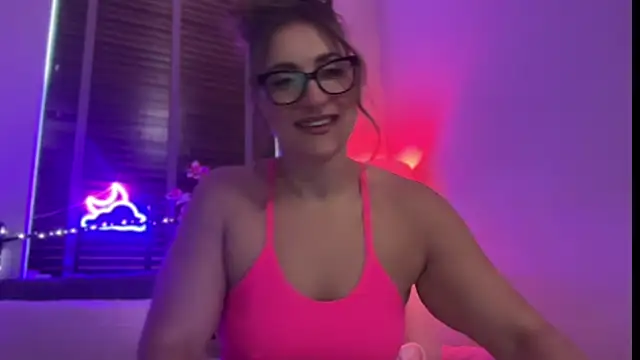 Snapshot of MistresssX chatting on 09-26-25, 02:02 MistresssX online show from 09-26-25, 02:02