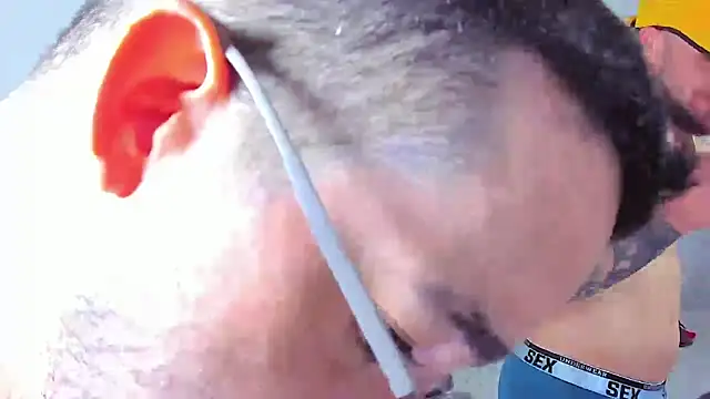 Hunter Hoott online show from 10-28-25, 02:34