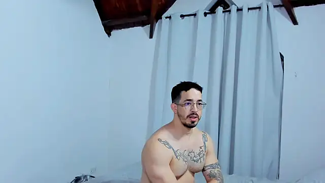 Hunter Hoott online show from 12-23-25, 01:05