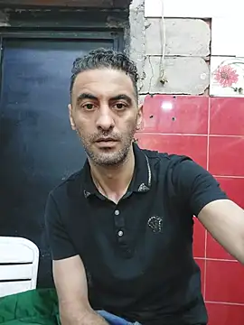 Snapshot of Mahdidido45 chatting on 06-18-26, 06:13 Mahdidido45 online show from 06-18-26, 06:13