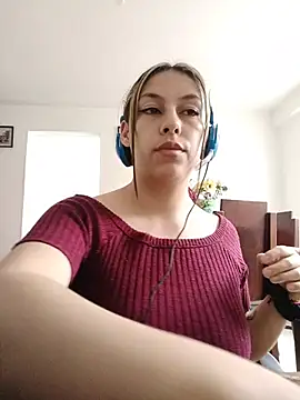 Snapshot of AlanaDesire chatting on 09-28-25, 05:42 AlanaDesire online show from 09-28-25, 05:42