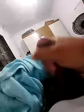 Hiderr online show from 11-17-25, 04:05