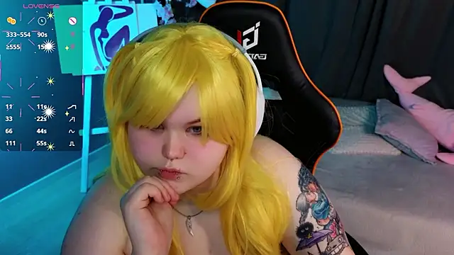 fillisfox  online show from 03-19-26, 06:02