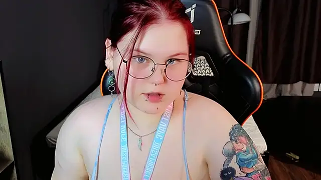 fillisfox  online show from 02-11-26, 03:56