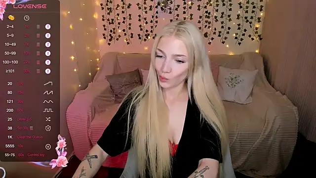 Snapshot of AnyaTaylor_ chatting on 10-14-25, 08:26 AnyaTaylor online show from 10-14-25, 08:26