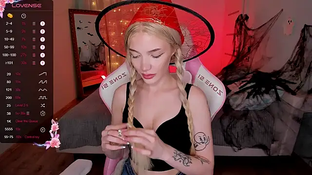 AnyaTaylor  online show from 10-30-25, 08:23