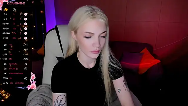 Snapshot of AnyaTaylor_ chatting on 10-21-25, 02:22 AnyaTaylor online show from 10-21-25, 02:22