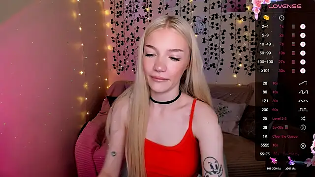 AnyaTaylor  online show from 11-04-25, 02:15