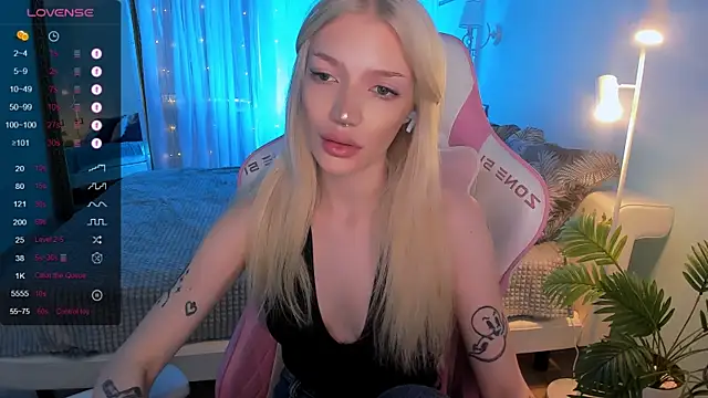 AnyaTaylor  online show from 04-12-26, 02:04