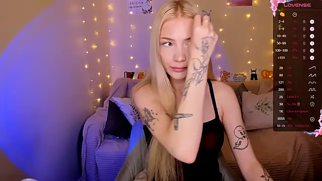 Snapshot of AnyaTaylor_ chatting on 09-26-25, 02:18 AnyaTaylor online show from 09-26-25, 02:18
