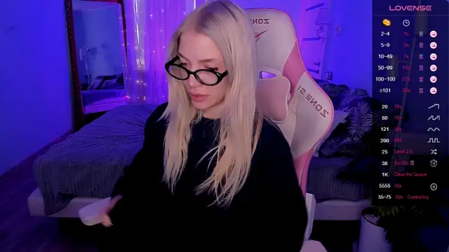 AnyaTaylor  online show from 04-25-26, 02:25