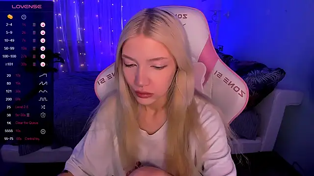 AnyaTaylor  online show from 03-08-26, 02:26