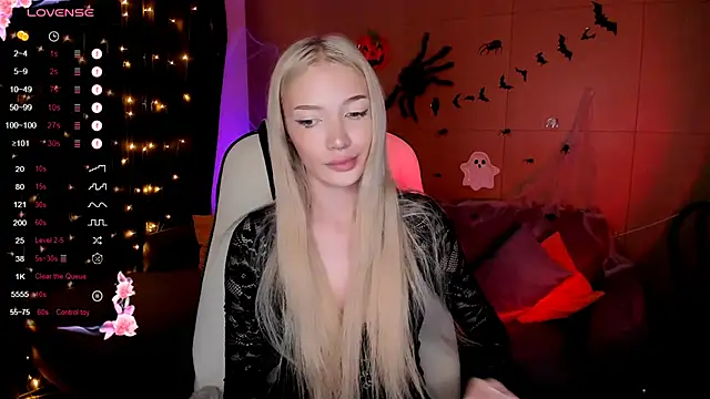 AnyaTaylor  online show from 10-29-25, 06:01