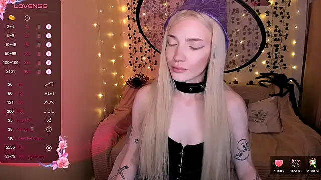 AnyaTaylor  online show from 10-28-25, 02:12