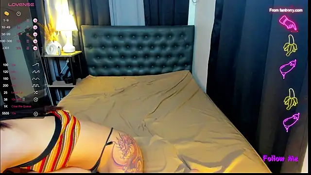 bellamoonlightX online show from 10-24-25, 08:46