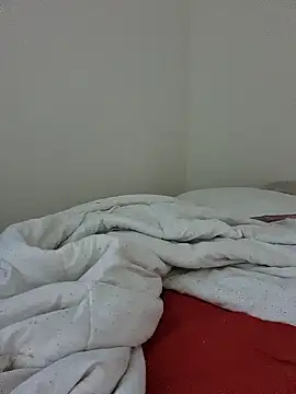 Snapshot of Michou02xXx chatting on 09-28-25, 07:04 Michou02xXx online show from 09-28-25, 07:04