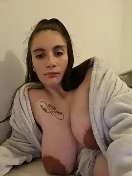 Snapshot of Michou02xXx chatting on 11-22-25, 07:57 Michou02xXx online show from 11-22-25, 07:57