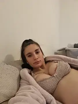 Snapshot of Michou02xXx chatting on 11-21-25, 07:29 Michou02xXx online show from 11-21-25, 07:29