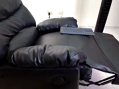 Dollarhot30 online show from 04-03-26, 03:29