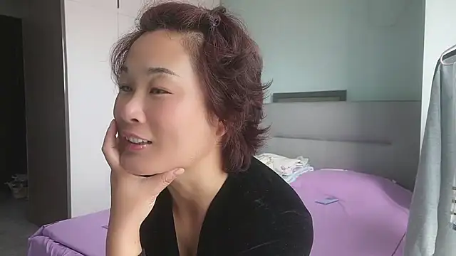 Snapshot of Eve-o chatting on 09-22-25, 01:33 Eve-o online show from 09-22-25, 01:33