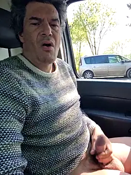 twitshe online show from 04-15-26, 08:42