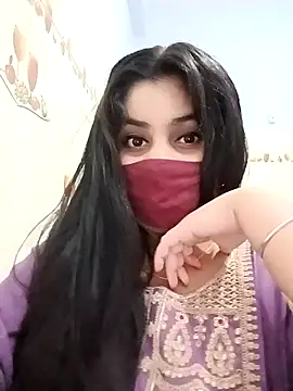 Hot-Soniya733 online show from 04-11-26, 07:28