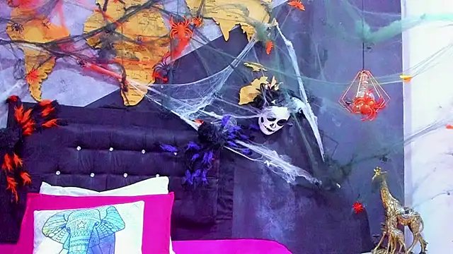 Maiam  Rossi online show from 11-20-25, 11:44