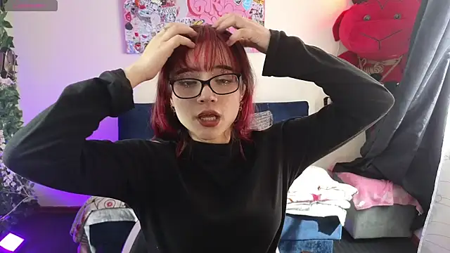 Snapshot of MiaVelvetDoll chatting on 05-06-26, 02:21 MiaVelvetDoll online show from 05-06-26, 02:21