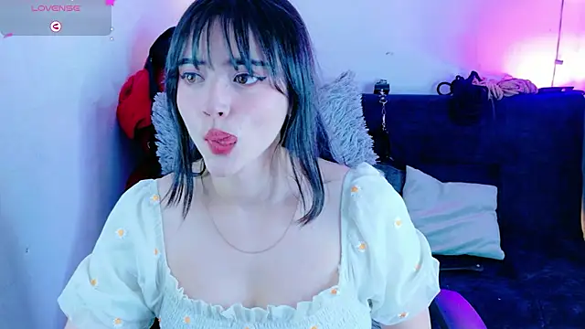 MiaVelvetDoll online show from 11-10-25, 02:11