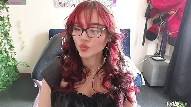 MiaVelvetDoll online show from 06-19-26, 02:56