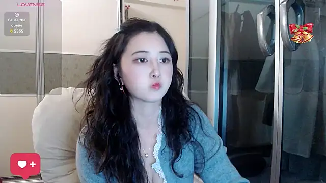 Snapshot of xx9938 chatting on 10-21-25, 01:54 xx9938 online show from 10-21-25, 01:54
