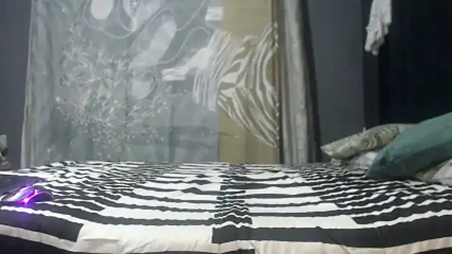 SEXYHUGEASS21 online show from 04-19-26, 05:19