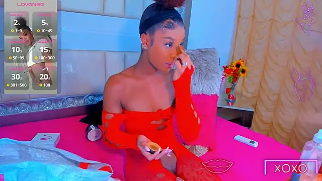 Snapshot of EbonyWildYou chatting on 09-30-25, 02:01 EbonyWildYou online show from 09-30-25, 02:01