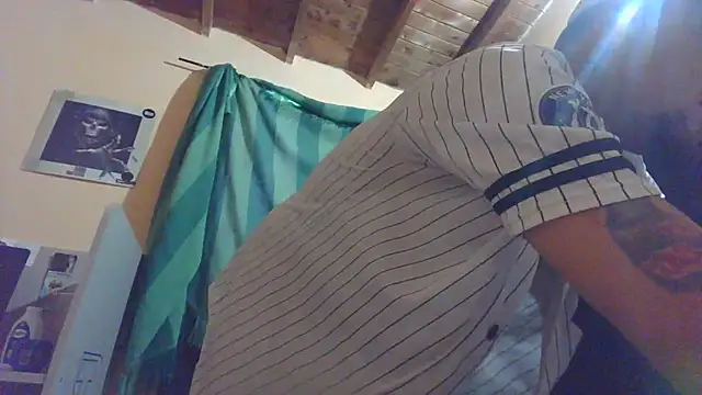 Snapshot of Juuaanp3 chatting on 10-28-25, 12:37 Juuaanp3 online show from 10-28-25, 12:37