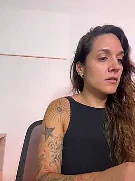 Sophia House  online show from 03-25-26, 01:06